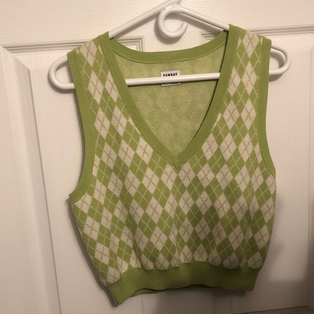 Aritzia Sunday Green and White Argyle V-Neck Sweater Vest